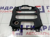 Накладка на торпедо центральная Nissan Primera (P12) 68413-AU010
