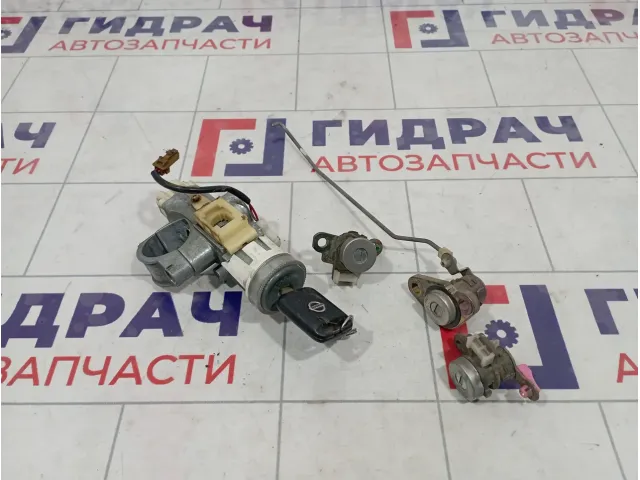 Замок зажигания Nissan Primera (P12)