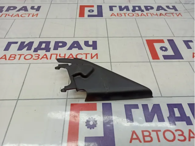 Крышка зеркала внутренняя правая Nissan Primera (P12) 80292-AU000