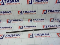 Накладка стекла переднего правого Nissan Primera (P12) 80820-AU000