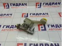 Цилиндр тормозной главный Nissan Primera (P12) 46010-AU000