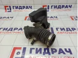 Патрубок воздушного фильтра Nissan Primera (P12) 16576-AU415