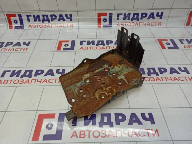 Крепление АКБ Nissan Primera (P12)