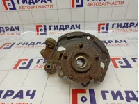 Кулак поворотный передний левый Nissan Primera (P12) 40011-AU000