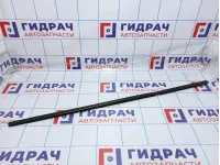 Накладка стекла заднего правого Nissan Primera (P12) 82820-AV600