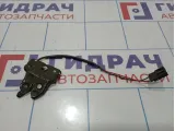 Замок багажника Nissan Primera (P12) 84630-AV600