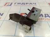 Кронштейн переднего бампера правый Nissan Primera (P12) 62292-BV030