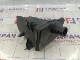 Резонатор воздушного фильтра Nissan Primera (P12) 16585-AU000