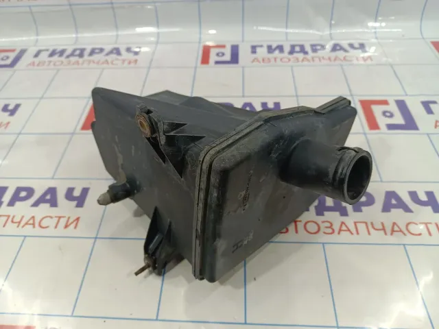 Резонатор воздушного фильтра Nissan Primera (P12) 16585-AU000
