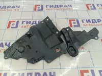 Пыльник двигателя боковой правый Nissan Primera (P12) 75896-AV600