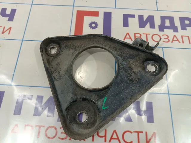 Кронштейн передней балки левый Nissan Primera (P12) 54343-AU000