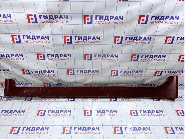 Накладка на порог наружная левая Nissan Primera (P12) 76851-AU300