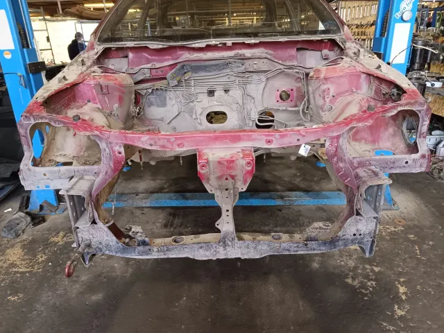 Панель передняя Nissan Primera (P12)