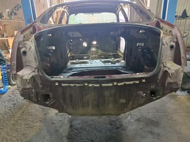 Панель задняя Nissan Primera (P12)