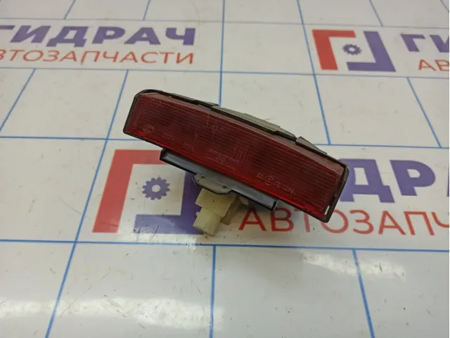 Фонарь задний стоп сигнал Nissan Primera (P12) 26590-AU300