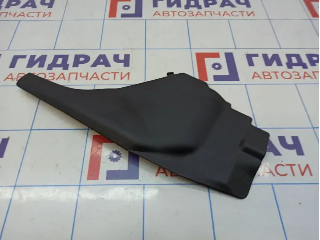 Накладка центральной консоли правая Nissan Primera (P12) 68920-AV610