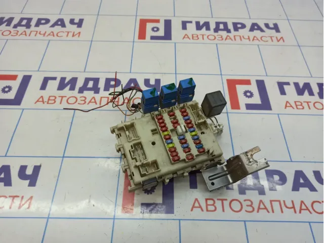 Блок предохранителей Nissan Primera (P12) 24350-AV700
