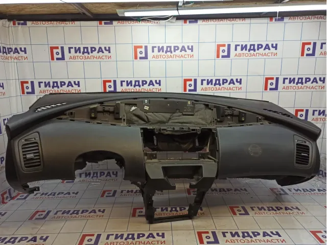 Торпедо Nissan Primera (P12) 68200-BA200