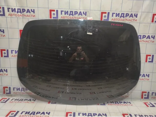 Стекло заднее Nissan Primera (P12) 79700-AV600