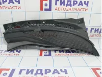 Решетка стеклоочистителя правая Nissan Primera (P12) 66862-AU315