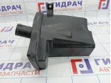 Резонатор воздушного фильтра Nissan Primera (P12) 16585-AU000