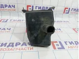 Резонатор воздушного фильтра Nissan Primera (P12) 16585-AU000