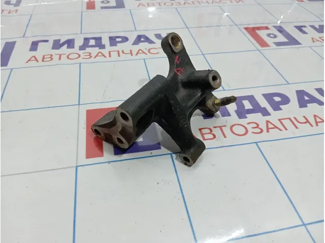 Кронштейн двигателя правый Nissan Primera (P12) 11231-BM500