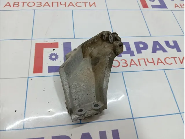 Кронштейн впускного коллектора Nissan Primera (P12) 14017-6N100