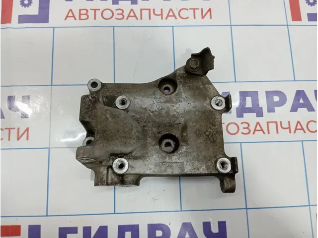 Кронштейн генератора Nissan Primera (P12) 11910-BM700