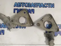 Кронштейн передней балки шт Nissan Primera P12