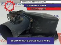 Расходомер воздуха Nissan Primera P12 22680-CA000. С крышкой корпуса воздушного фильтра.