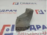 Кронштейн впускного коллектора Nissan Primera P12 14017-6N100.