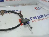 Трос стояночного тормоза Nissan Primera P12 .