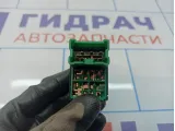 Переключатель регулировки зеркала Nissan Primera (P12) 25570-2Y015.