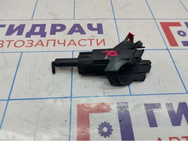 Форсунка омывателя фары правая Nissan Qashqai (J10) 28611-JD000. Дефект.