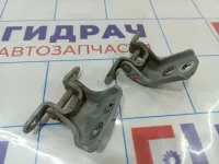 Петли двери передней левой Nissan Qashqai (J10) . Комплект.