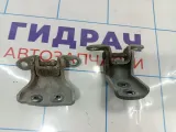 Петли двери передней правой Nissan Qashqai (J10) . Комплект.