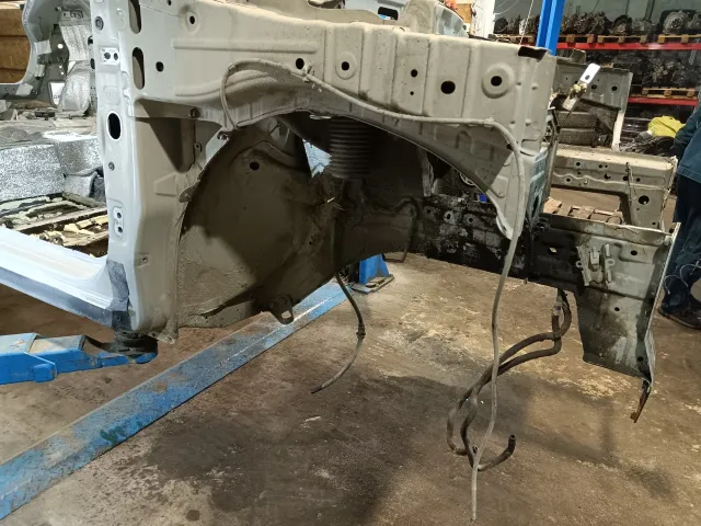 Лонжерон передний правый Nissan Qashqai (J10) .