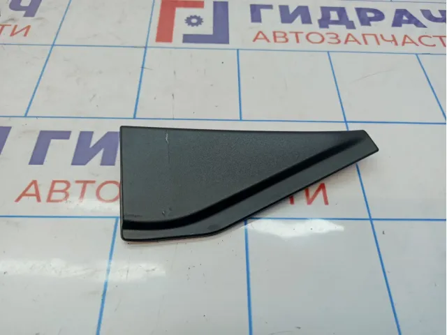 Накладка двери задней правой внутренняя Nissan Qashqai (J10) 82292-JD000. Царапины.