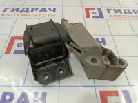 Кронштейн опоры двигателя правый Nissan Qashqai (J10) 11232-JD000. С опорой.