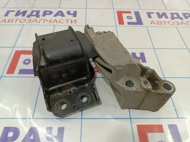 Кронштейн опоры двигателя правый Nissan Qashqai (J10) 11232-JD000. С опорой.