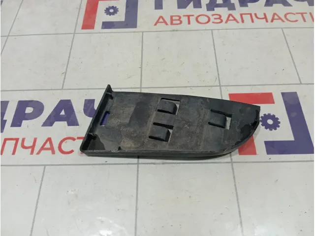 Заглушка бампера передняя правая Nissan Qashqai 62256JD00H