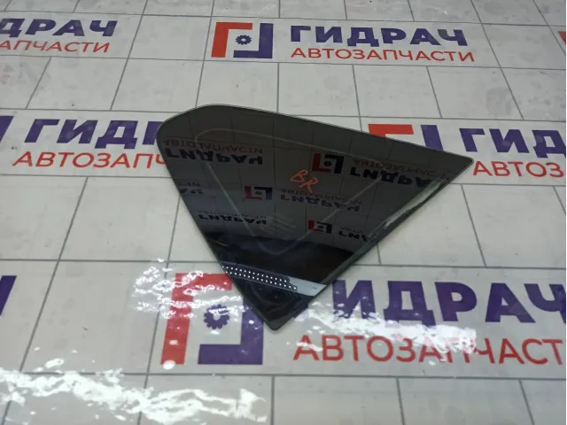 Стекло кузовное глухое (форточка) правое Nissan Qashqai 83312JD00A