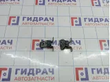 Петли двери пердние правые Nissan Qashqai (J10)