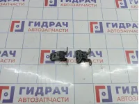 Петли двери пердние правые Nissan Qashqai (J10)