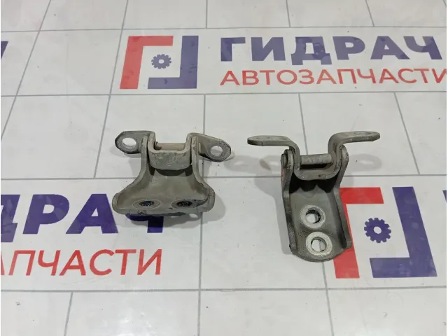 Петли двери передней левой Nissan Qashqai