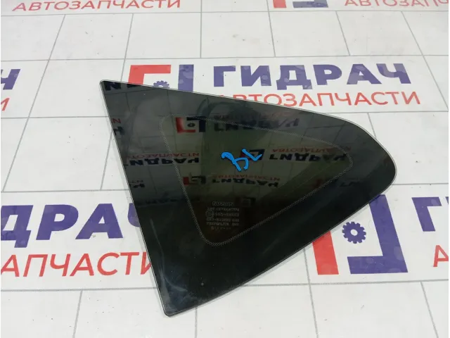 Стекло кузовное глухое (форточка) левое Nissan Qashqai 83313JD00A