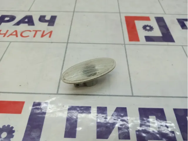 Повторитель на крыло Nissan Qashqai 261608990A