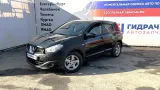 Кулак поворотный передний правый Nissan Qashqai 40014JD000