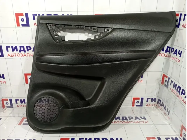 Обшивка двери задней правой Nissan Roque (T32) 82900-7FA0A